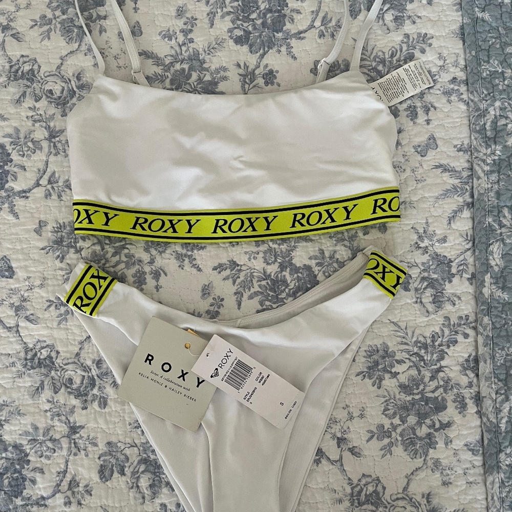 Roxy Bikini (Rare) Hailey Bieber & Kelia Moniz (NWT)